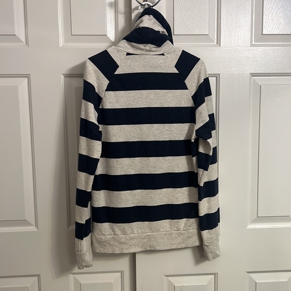 U88- Divided (H&M) Blue Gray Stripe Cowl Neck Sweatshirt Sweater Size Medium - Picture 3 of 7